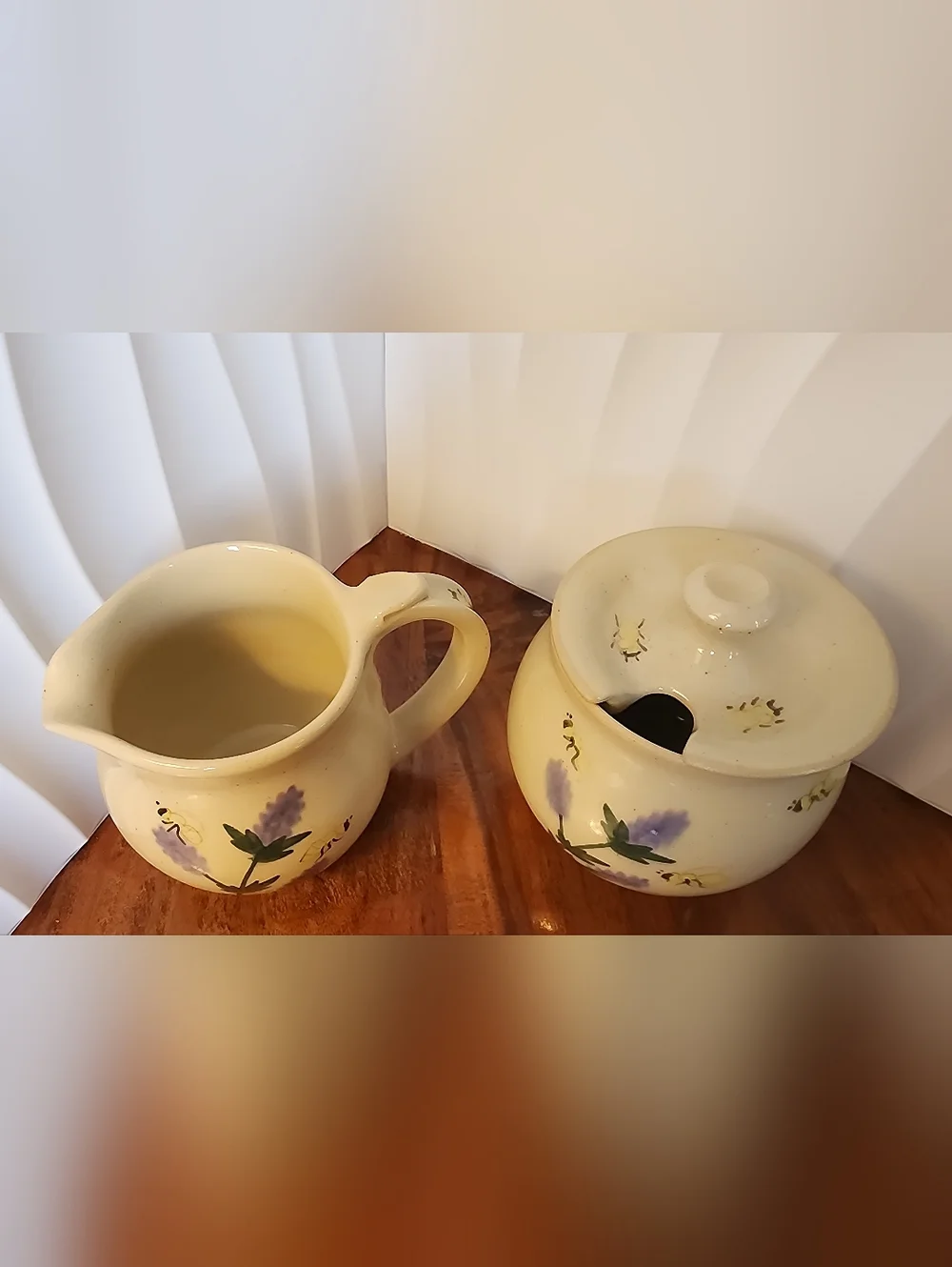 Art Pottery Honey Pot Hand Painted Bees & Lavendar Signed Jam Jar & Creamer - Picture 5 of 6